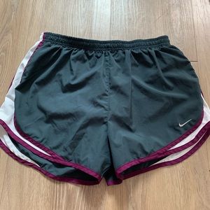 WOMENS NIKE TEMPO DRI-FIT RUNNING SHORTS SZ L
